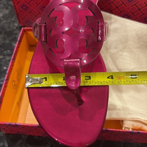 Tory Burch Miller patent soft Sandals - Picture 12 of 14